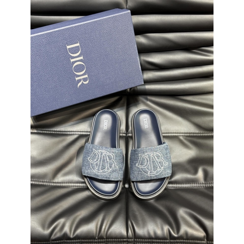 ch**an D*or slippers